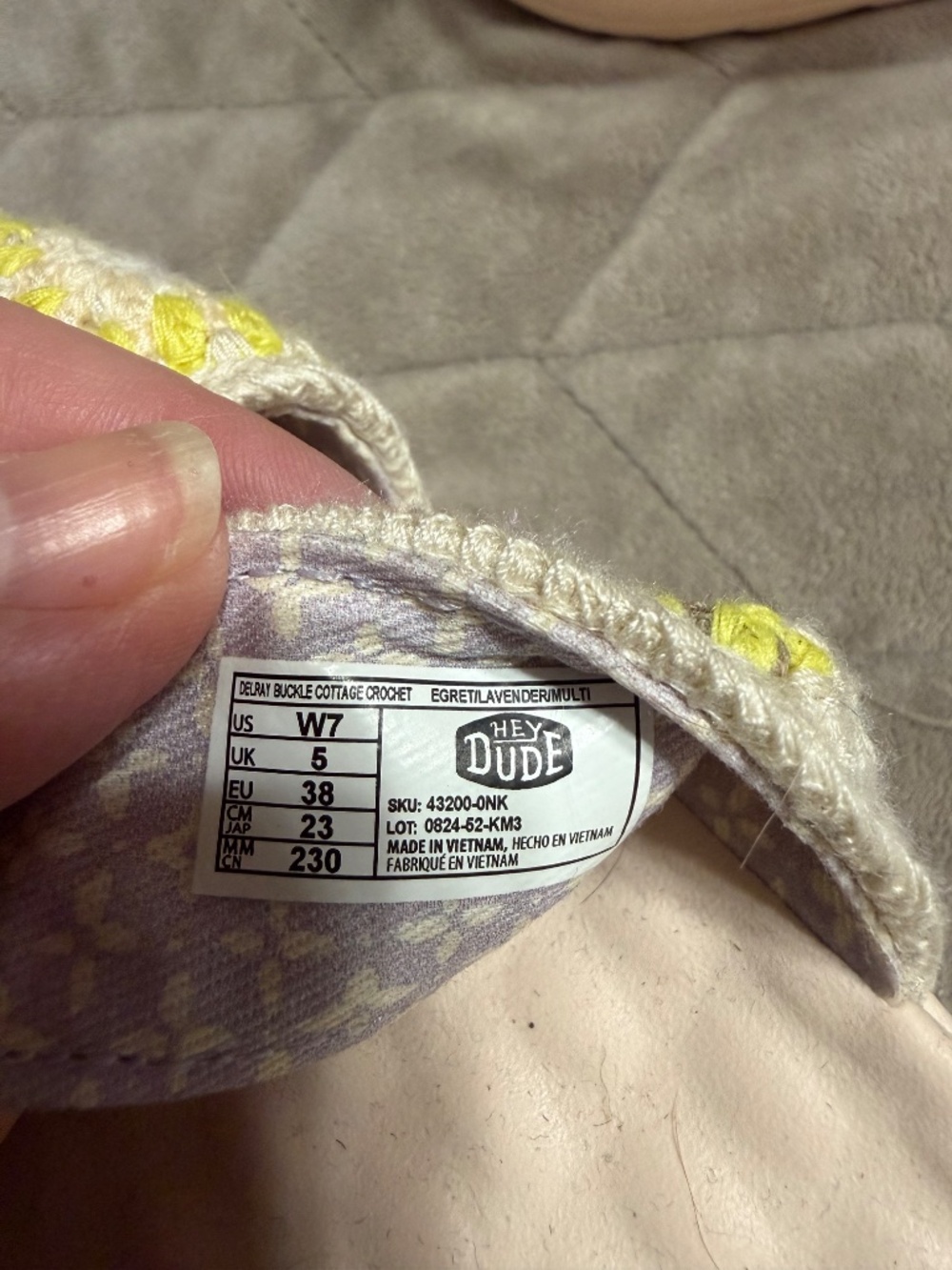 Hey Dude sandals flowers size 7 - Picture 5 of 5